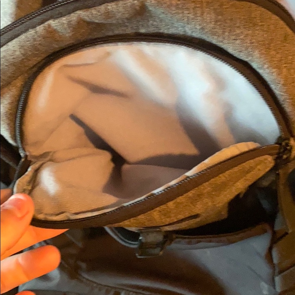 Backpack - Picture 7 of 8
